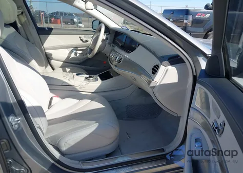 2015 Mercedes-Benz S 550 z USA, uszkodzony, nr VIN WDDUG8CB6FA148915